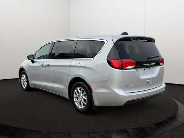 Chrysler Grand Caravan 2026 photo 4