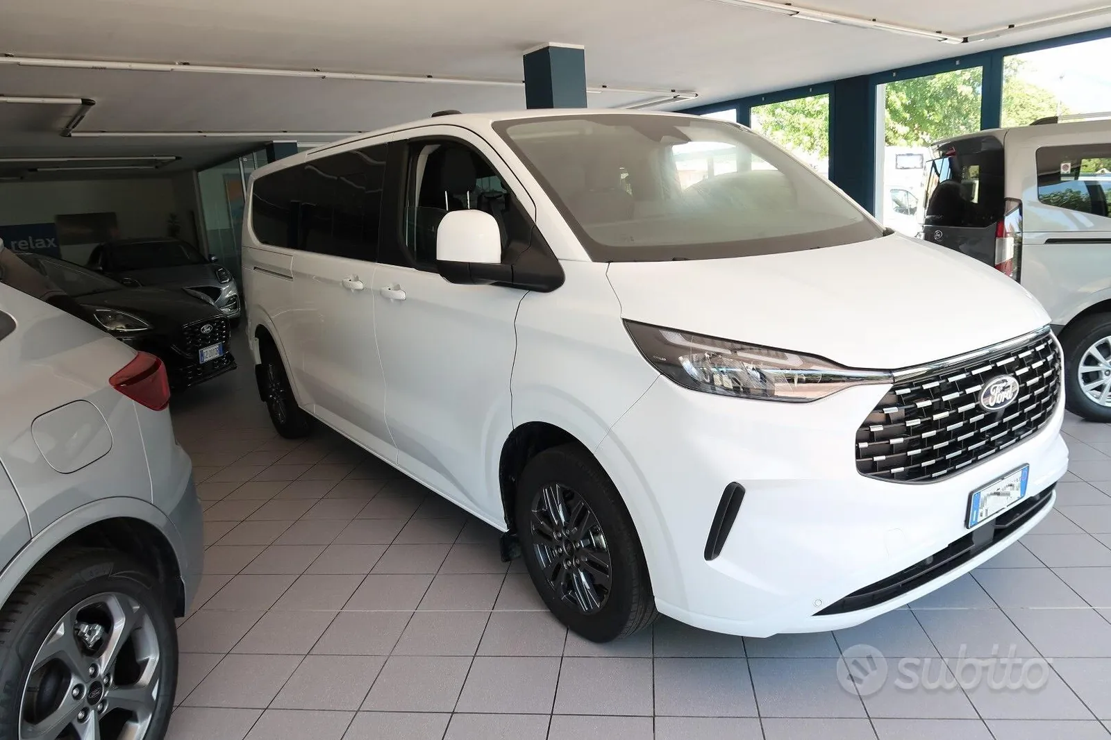 Ford Tourneo Custom 2024 photo 3