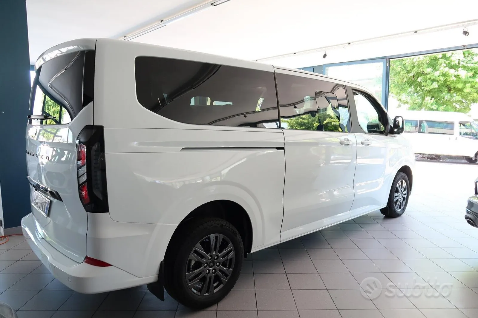 Ford Tourneo Custom 2024 photo 5