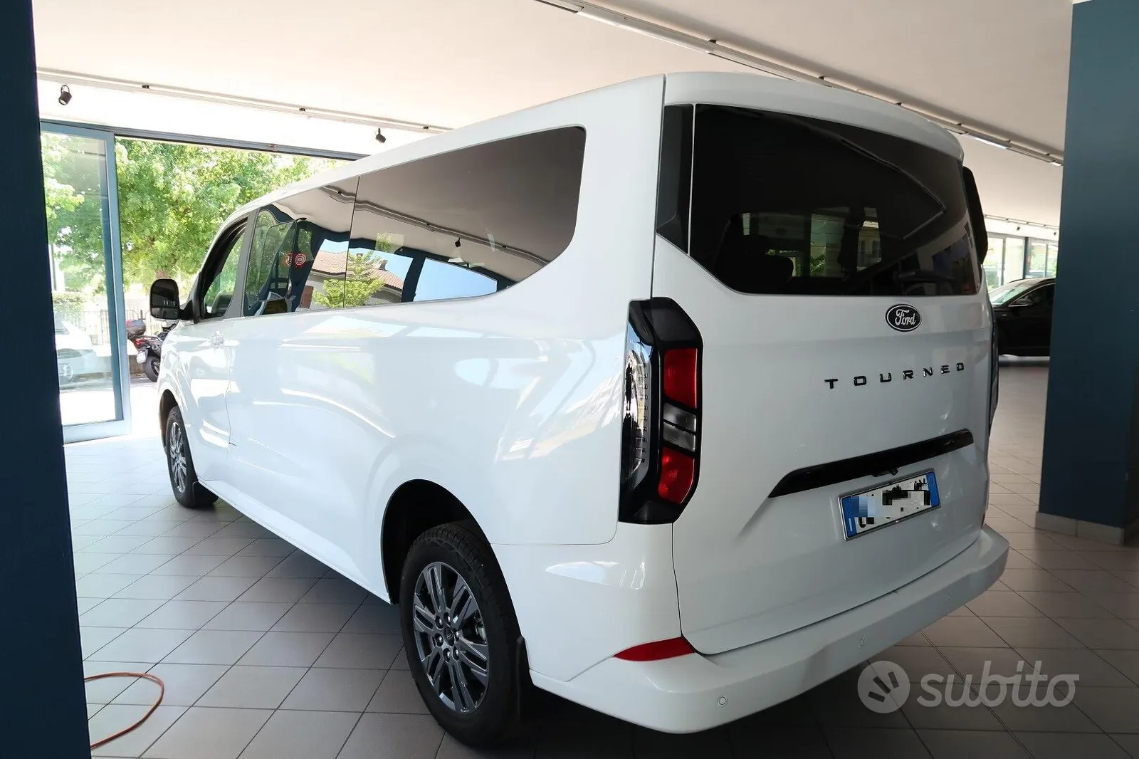 Ford Tourneo Custom 2024 photo 4