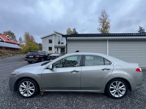 Honda Accord 2009 photo 2