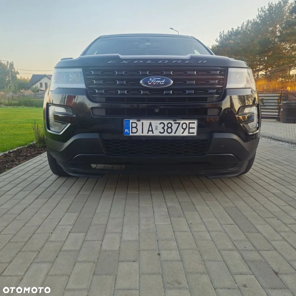 Ford Explorer 2017 photo 2