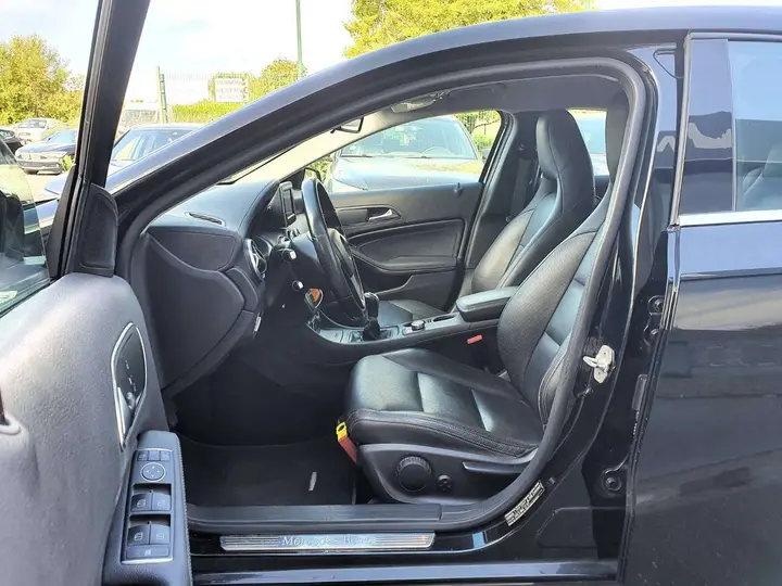 Mercedes-Benz A 200 2013 photo 5