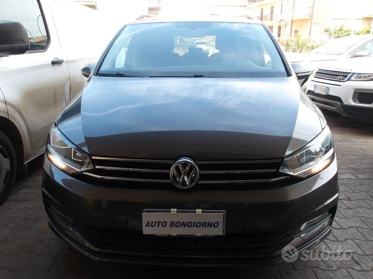 Volkswagen Touran 2017 photo 2