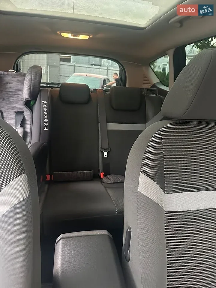 Ford Kuga 2011 photo 5