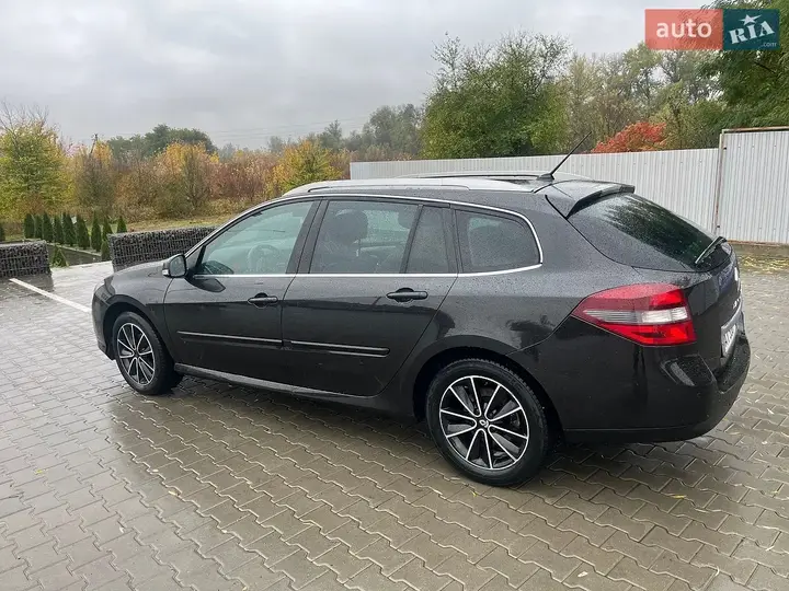 Renault Laguna 2014 photo 4