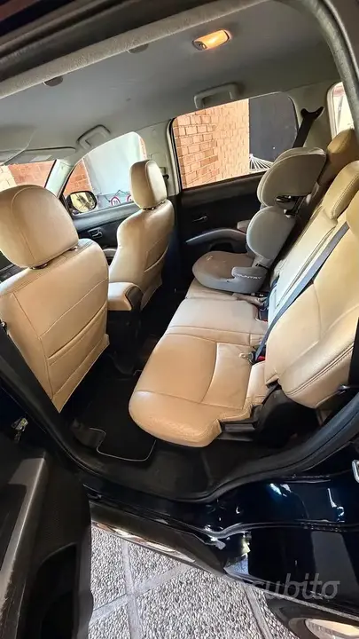 Mitsubishi Outlander 2010 photo 4
