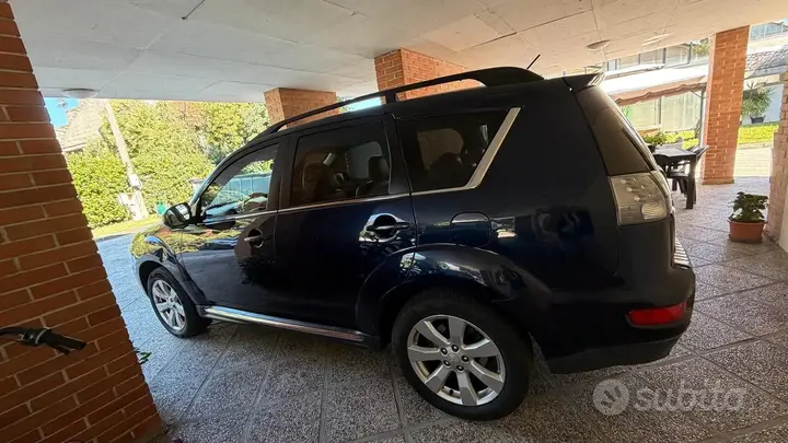 Mitsubishi Outlander 2010 photo 5