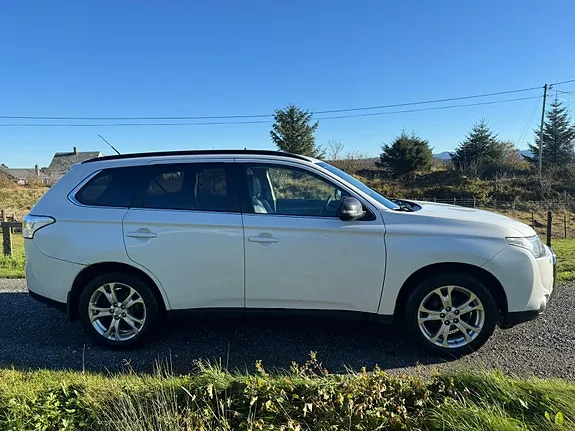 Mitsubishi Outlander 2013 photo 4