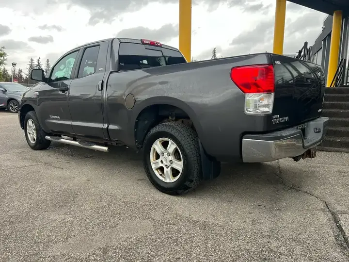 Toyota Tundra 2012 photo 2