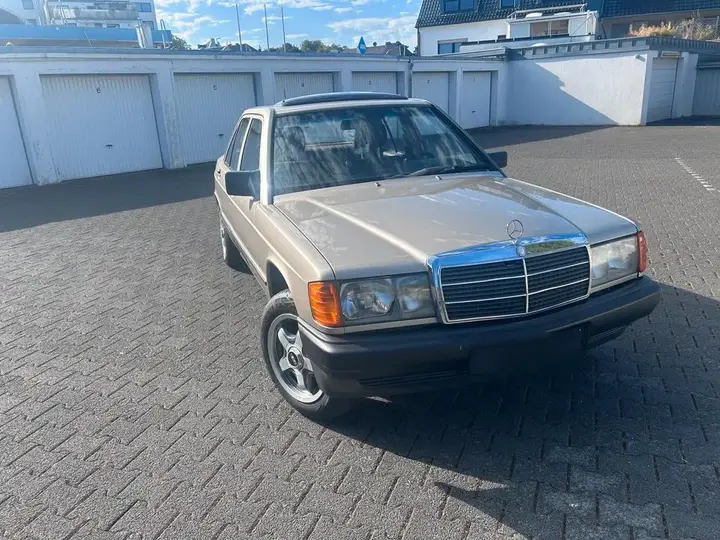 Mercedes-Benz W201