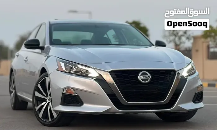 Nissan Altima 2019 photo 2