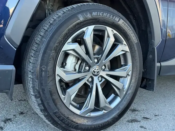 Toyota Rav4 2025 photo 2