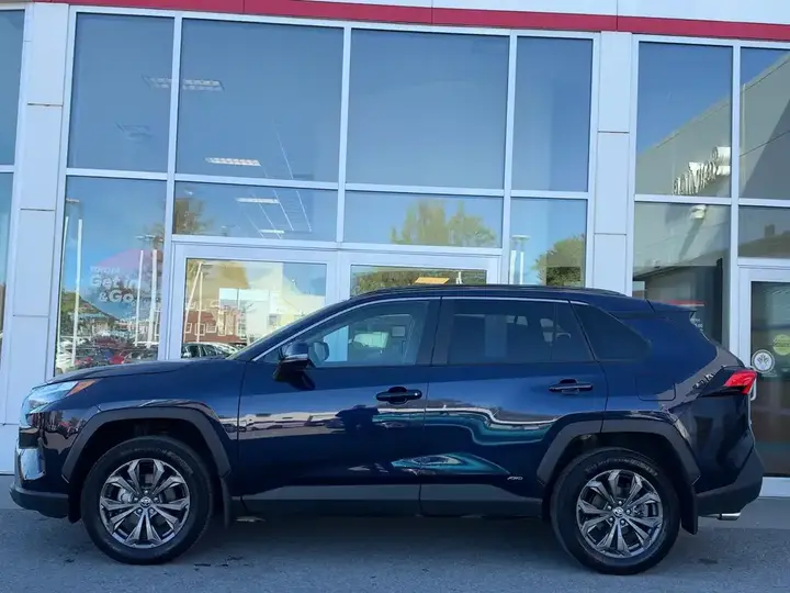 Toyota Rav4 2025 photo 4