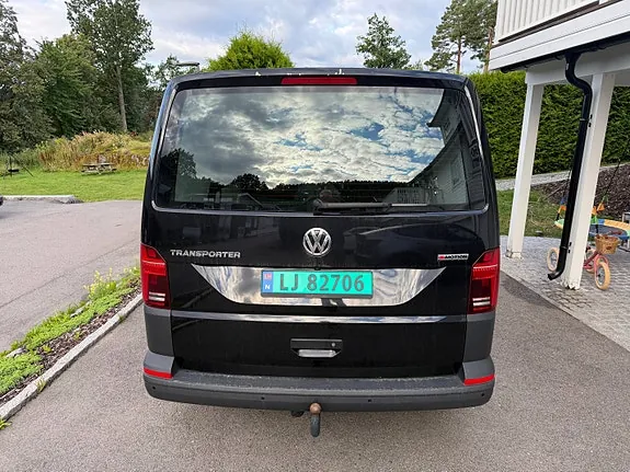 Volkswagen Transporter 2022 photo 2