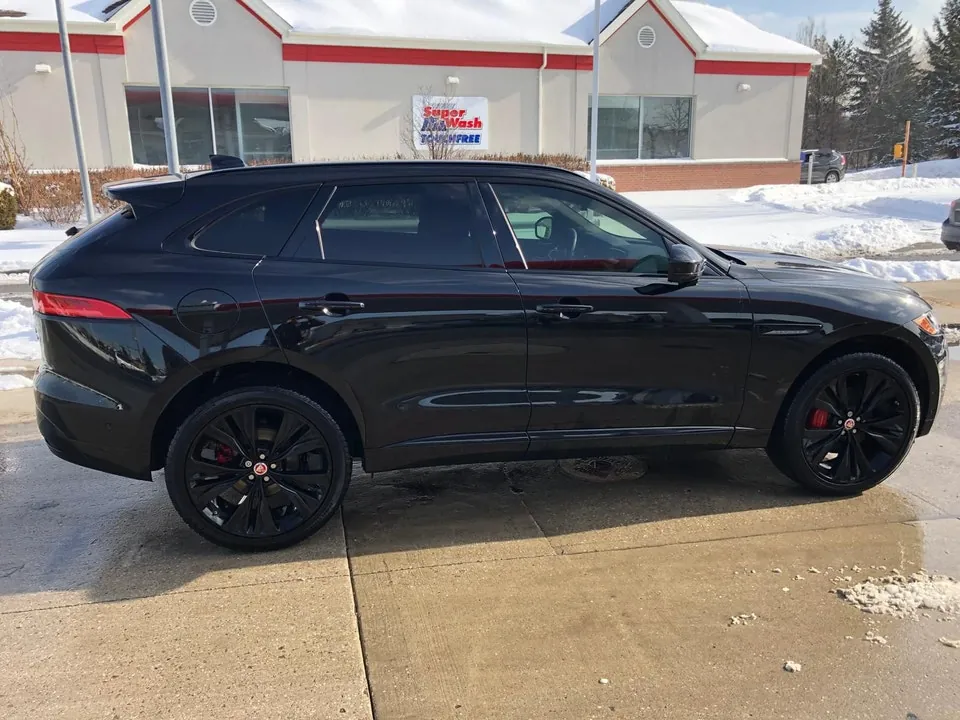 Jaguar F-Pace 2018 photo 2