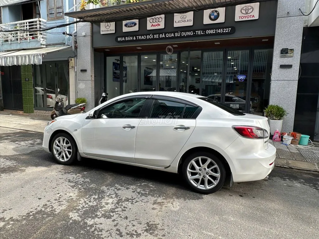 Mazda 3 2012 photo 3