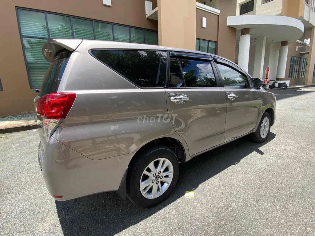 Toyota Innova 2017 photo 3