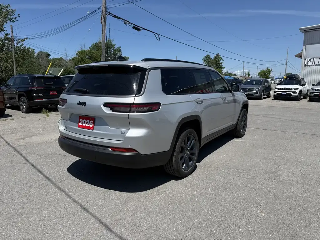 Jeep Grand Cherokee 2026 photo 5