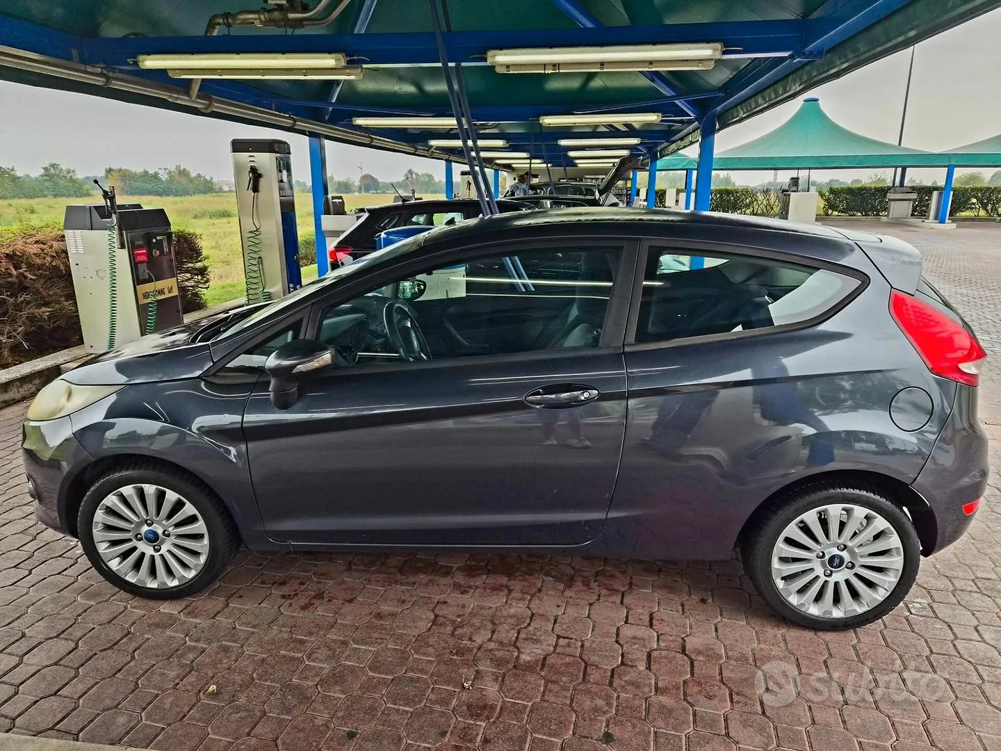 Ford Fiesta 2010 photo 4