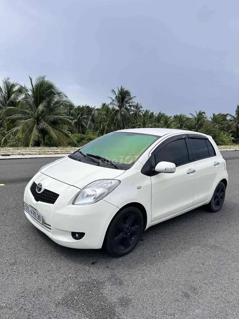 Toyota Yaris 2007 photo 2