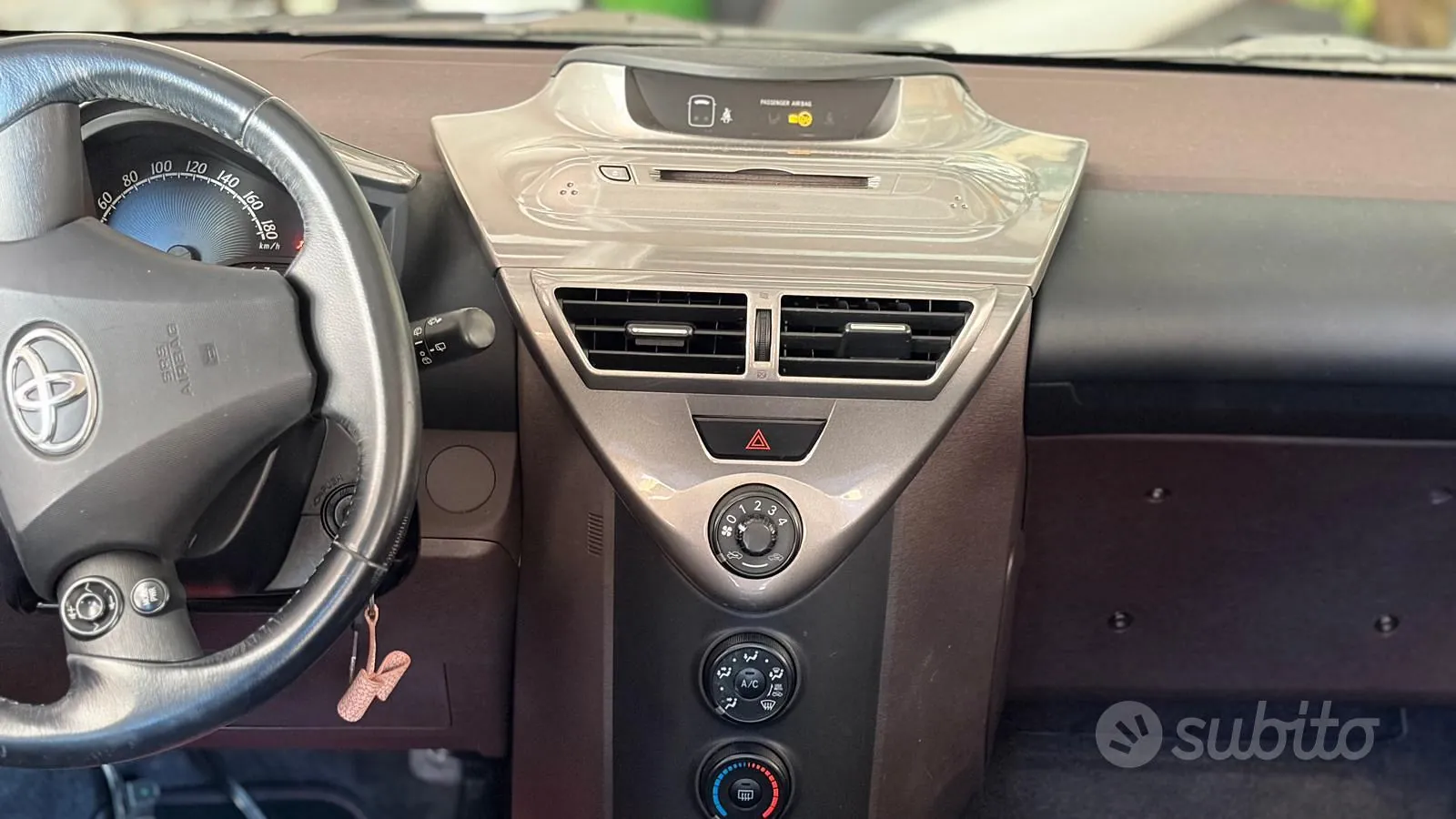 Toyota Iq 2010 photo 5