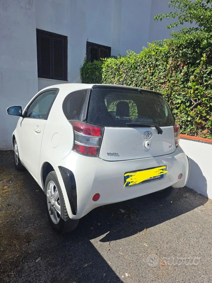 Toyota Iq 2010 photo 2