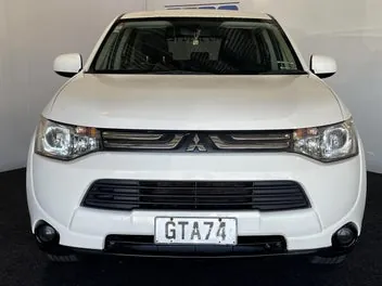 Mitsubishi Outlander 2013 photo 3