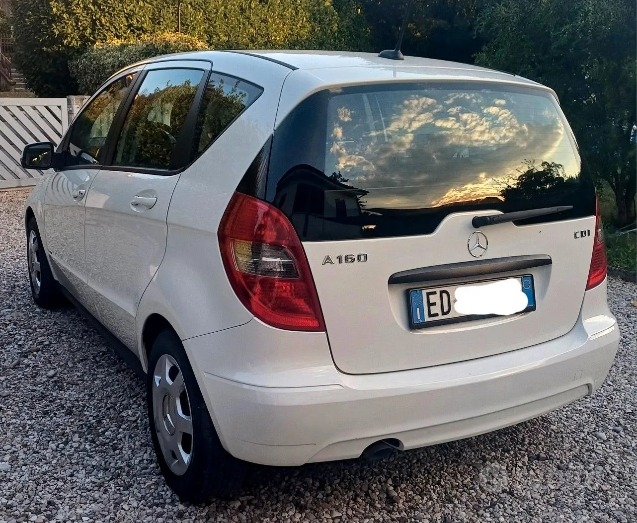 Mercedes-Benz A-Class 2011 photo 3