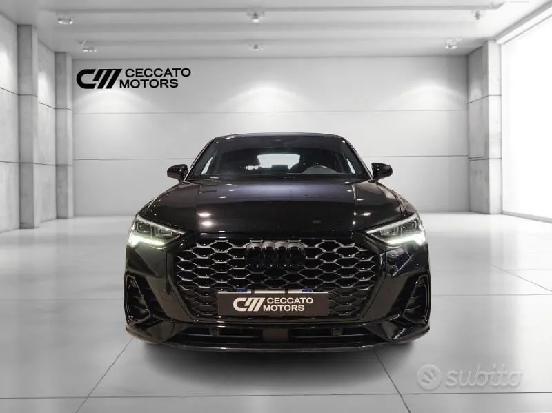 Audi Q3 2023 photo 2