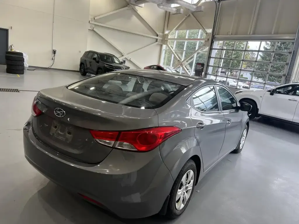Hyundai Elantra 2013 photo 3