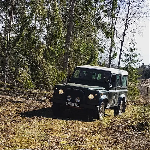Land Rover Defender 110
