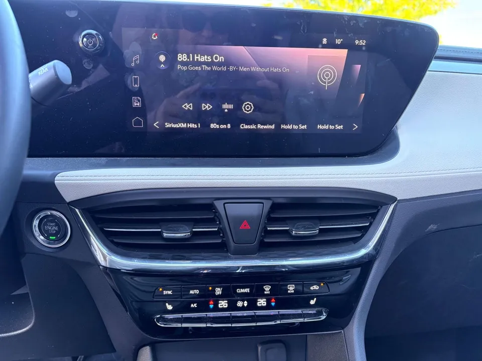Buick Encore 2025 photo 2