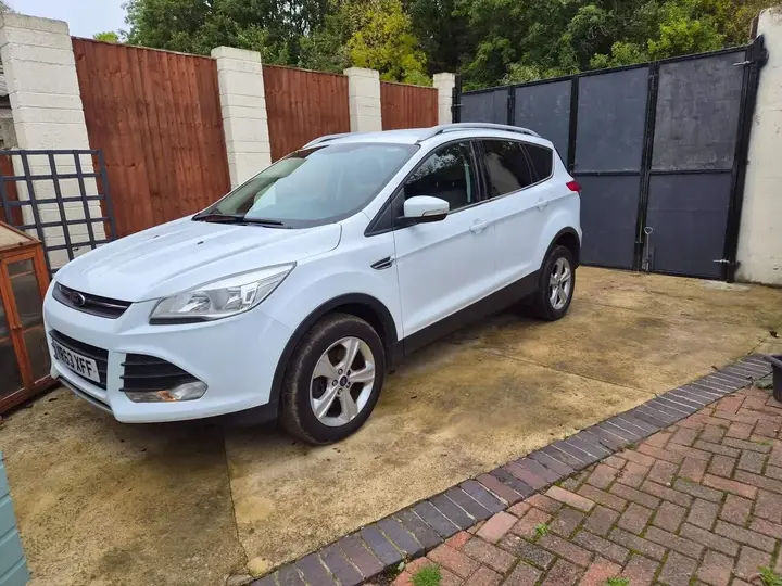 Ford Kuga 2013 photo 3