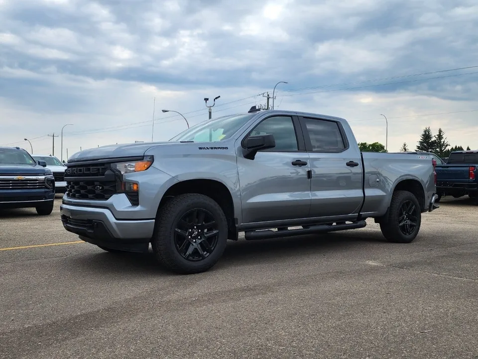 Chevrolet Silverado 1500 2026 photo 2
