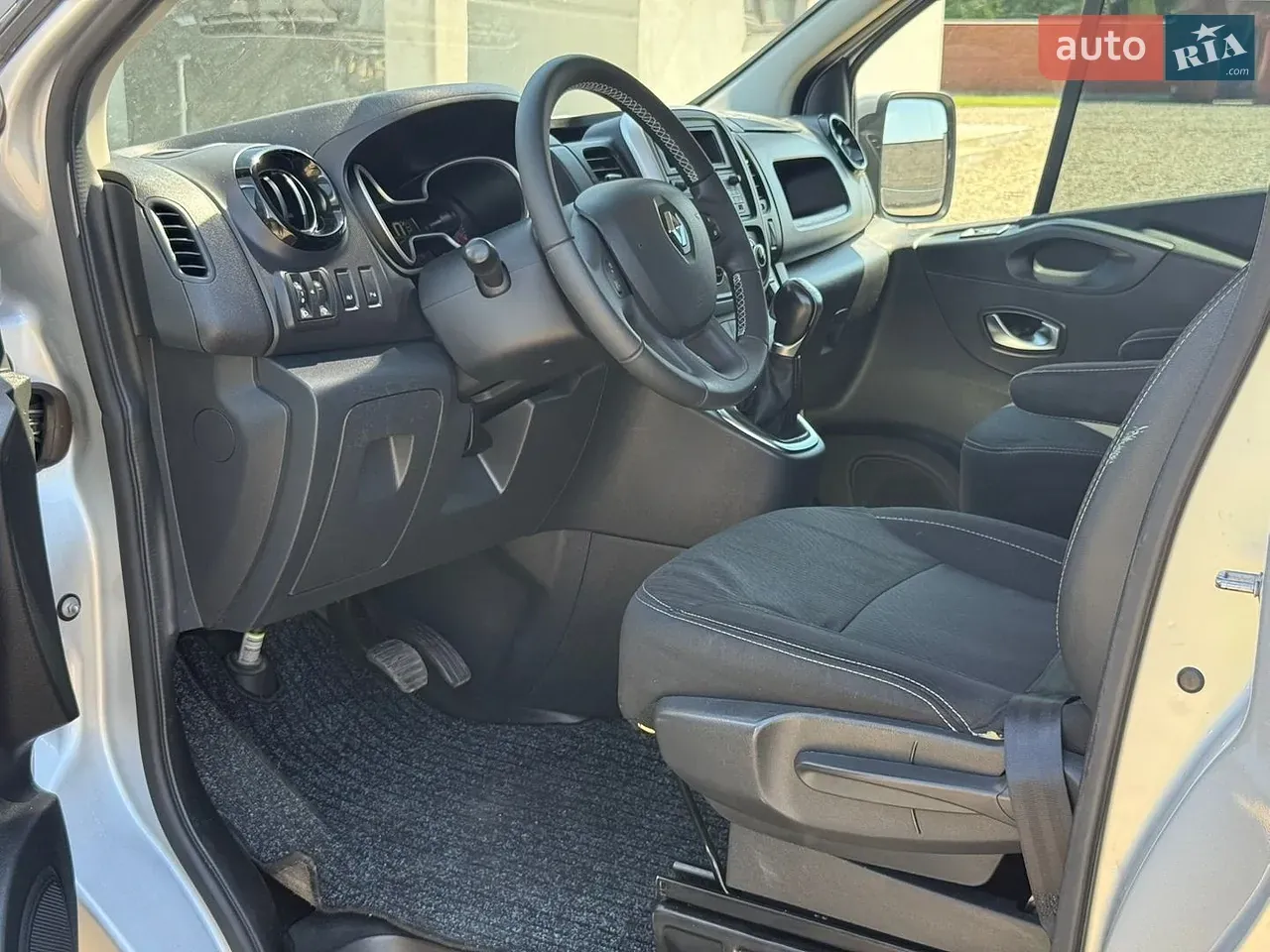 Renault Trafic 2019 photo 3