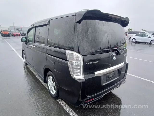 Honda Stepwagen 2013 photo 3