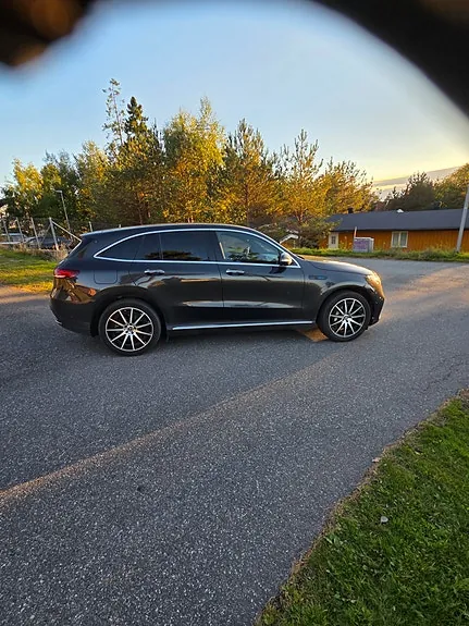 Mercedes-Benz Eqc400