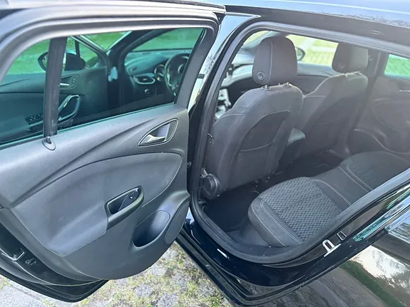 Opel Astra 2017 photo 2