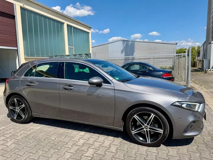 Mercedes-Benz A 200D