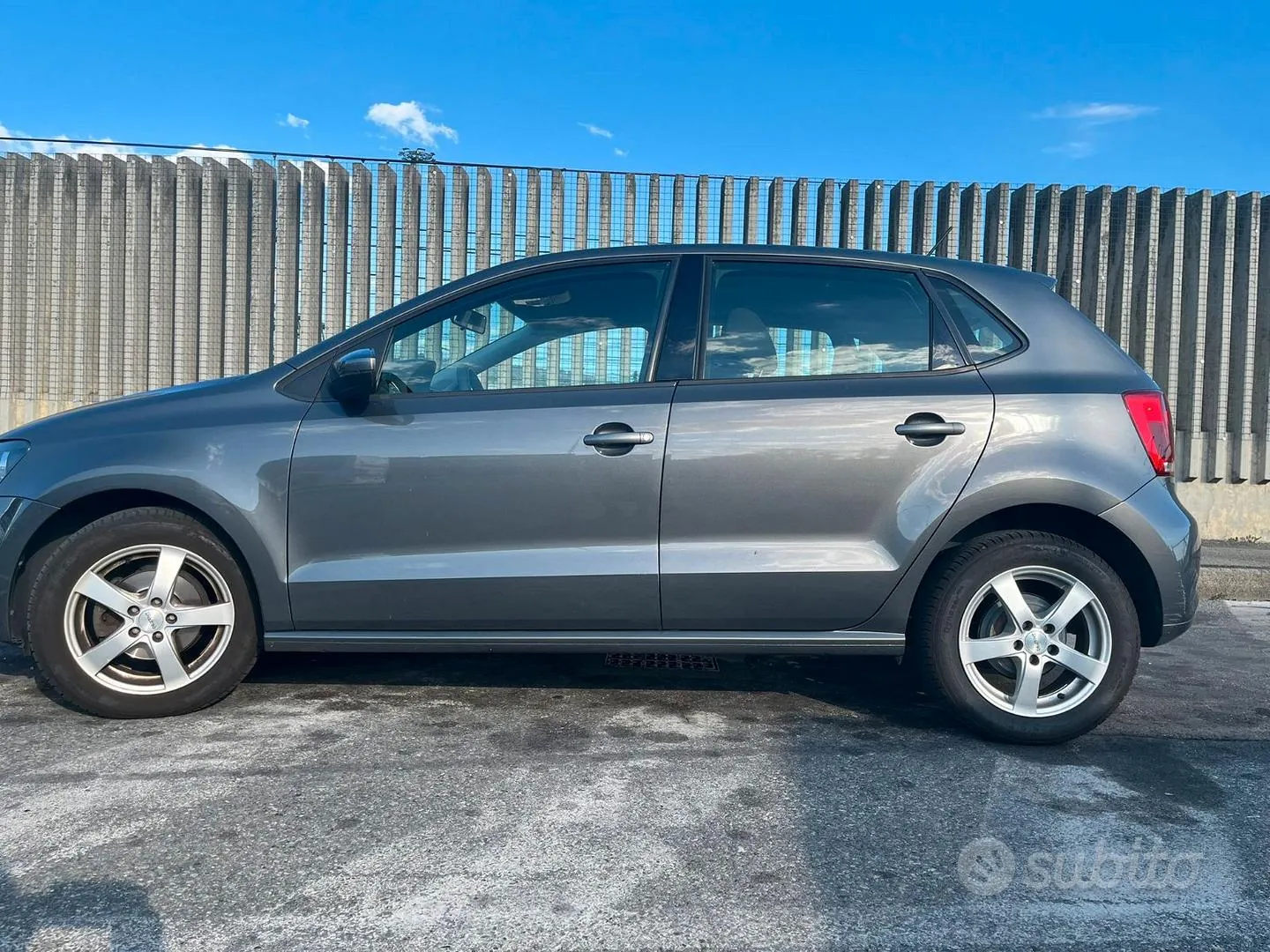 Volkswagen Polo 2011 photo 3