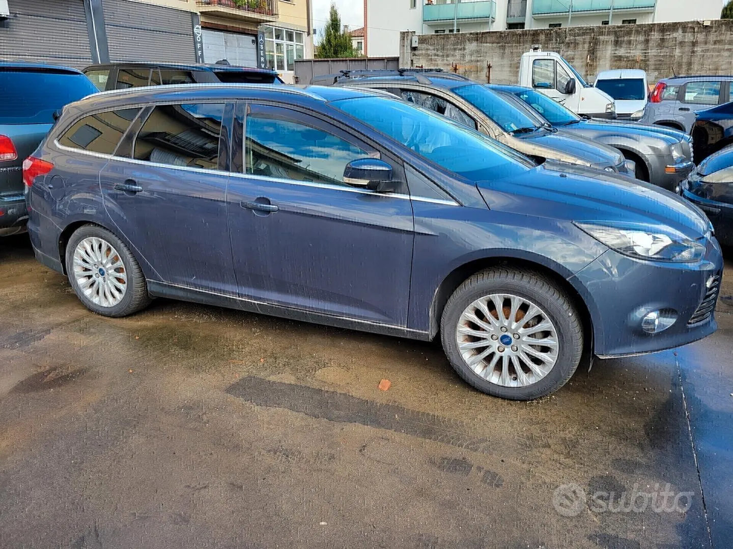 Ford Focus 2012 photo 3