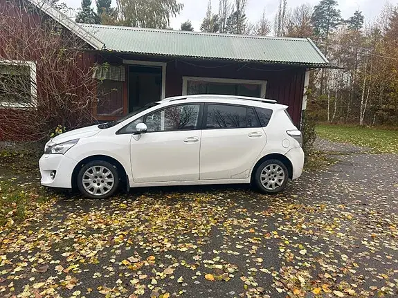 Toyota Verso 2014 photo 3