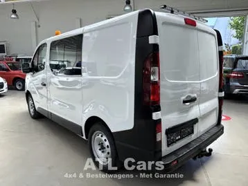 Renault Trafic 2017 photo 2