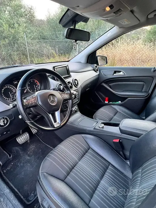 Mercedes-Benz B 2014 photo 5