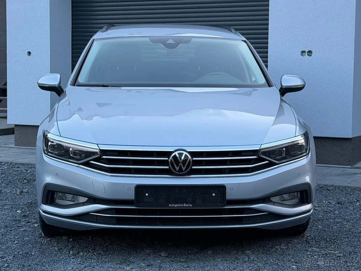 Volkswagen Passat 2023 photo 2