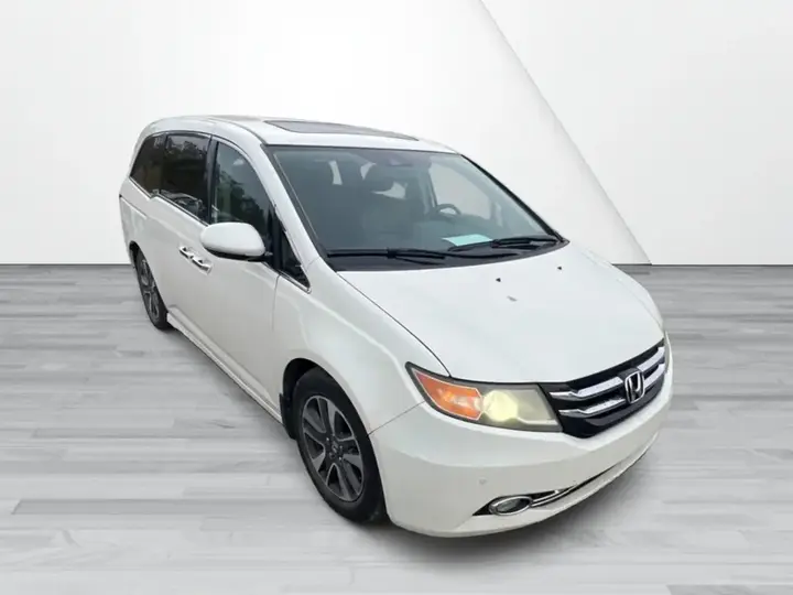 Honda Odyssey 2014 photo 2