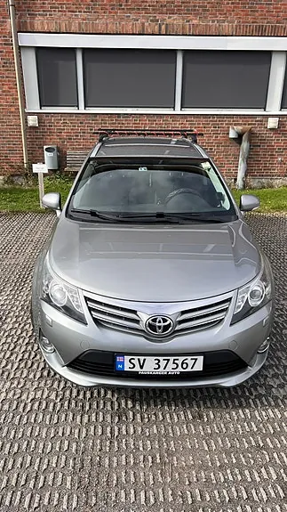 Toyota Avensis 2013 photo 2