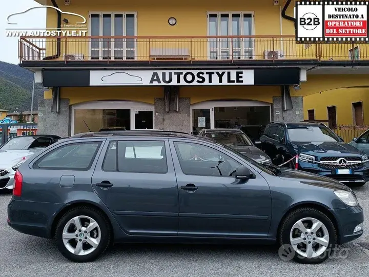Skoda Octavia 2011 photo 5