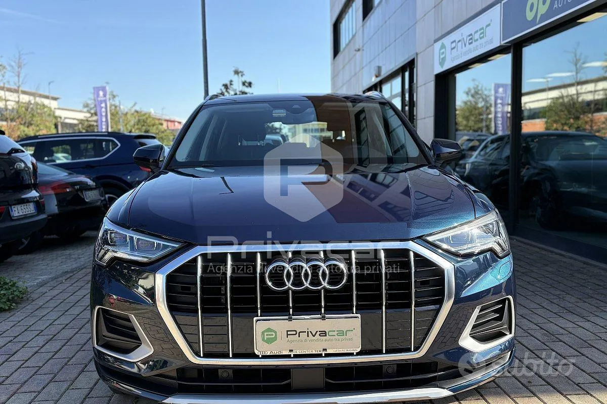Audi Q3 2019 photo 2
